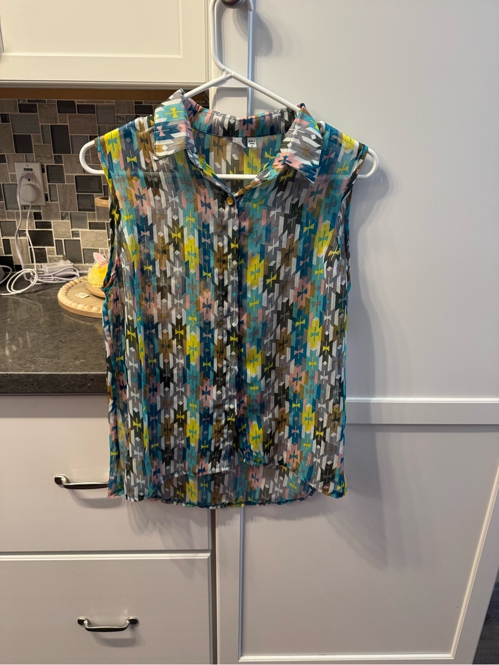 Lapis Multicolor Geometric Sleeveless Button-Up Top